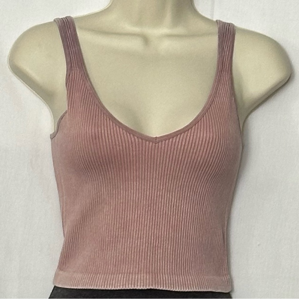 3/$15 Bella Seamless Rib Knit Tank Size M